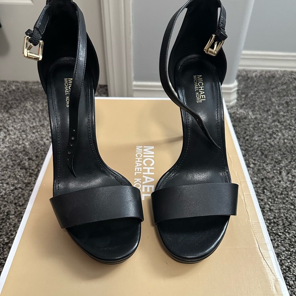 Michael Kors Shoes - Michael Kors Elegant Black Heels